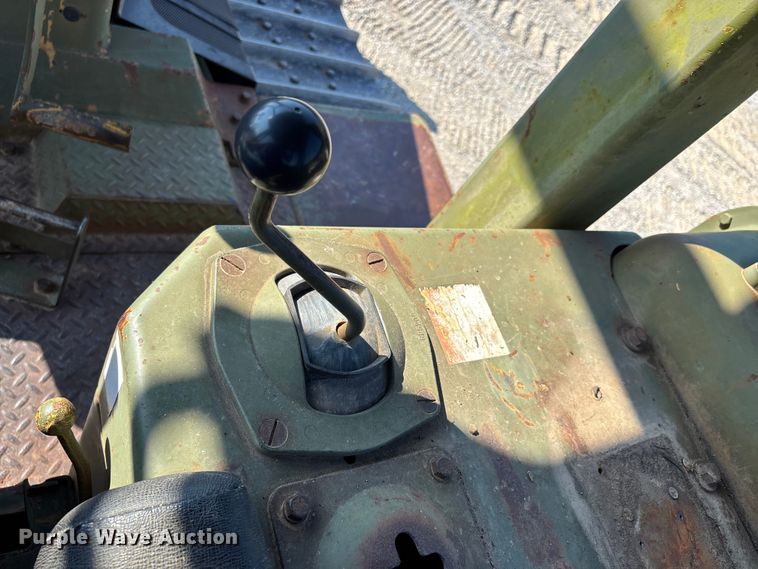 image for item DU1463 1984 Caterpillar D7G dozer