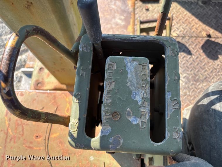 image for item DU1463 1984 Caterpillar D7G dozer