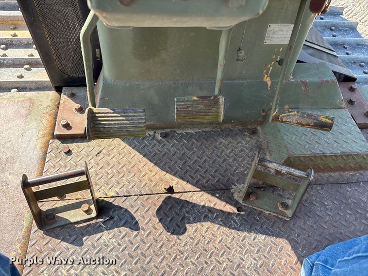 image for item DU1463 1984 Caterpillar D7G dozer