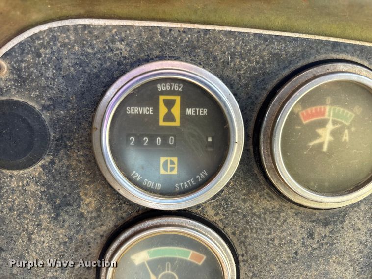 image for item DU1463 1984 Caterpillar D7G dozer