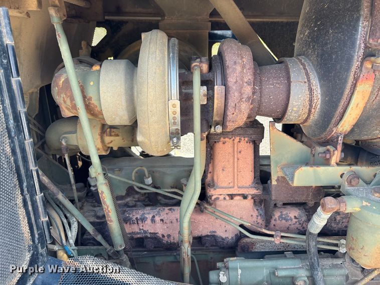 image for item DU1463 1984 Caterpillar D7G dozer