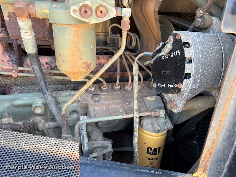 image for item DU1463 1984 Caterpillar D7G dozer