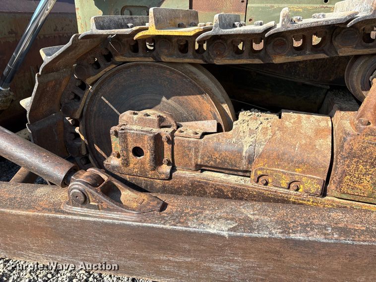 image for item DU1463 1984 Caterpillar D7G dozer