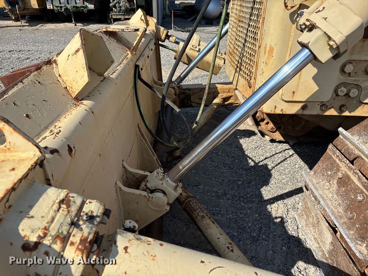 image for item DU1464 1988 Caterpillar D7G dozer