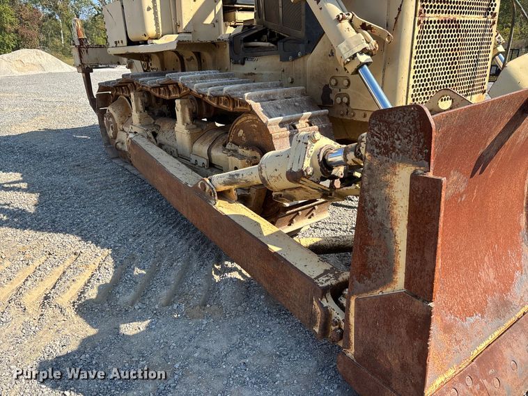 image for item DU1464 1988 Caterpillar D7G dozer