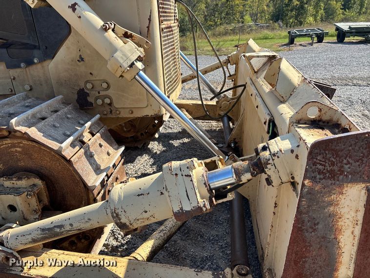 image for item DU1464 1988 Caterpillar D7G dozer