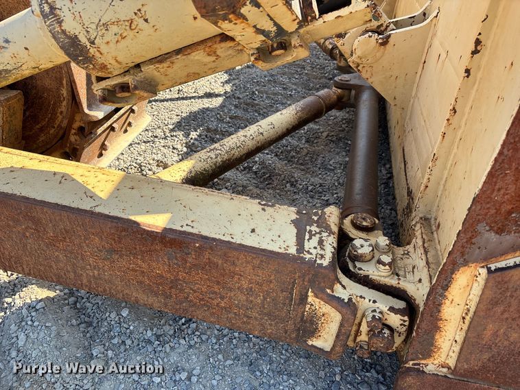 image for item DU1464 1988 Caterpillar D7G dozer