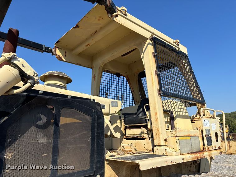 image for item DU1464 1988 Caterpillar D7G dozer