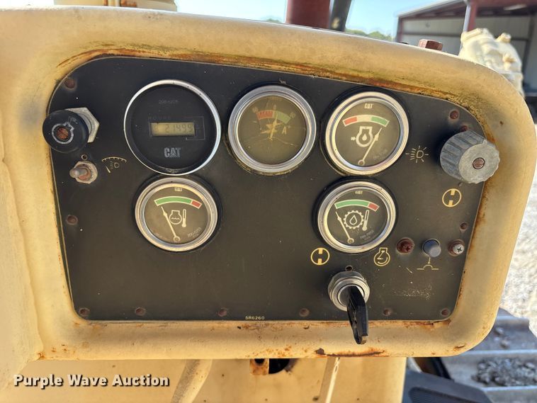 image for item DU1464 1988 Caterpillar D7G dozer