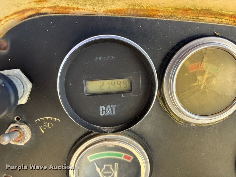 image for item DU1464 1988 Caterpillar D7G dozer