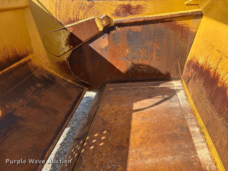 image for item DU1465 2009 Caterpillar 621G scraper