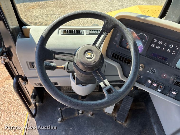 image for item DU1465 2009 Caterpillar 621G scraper