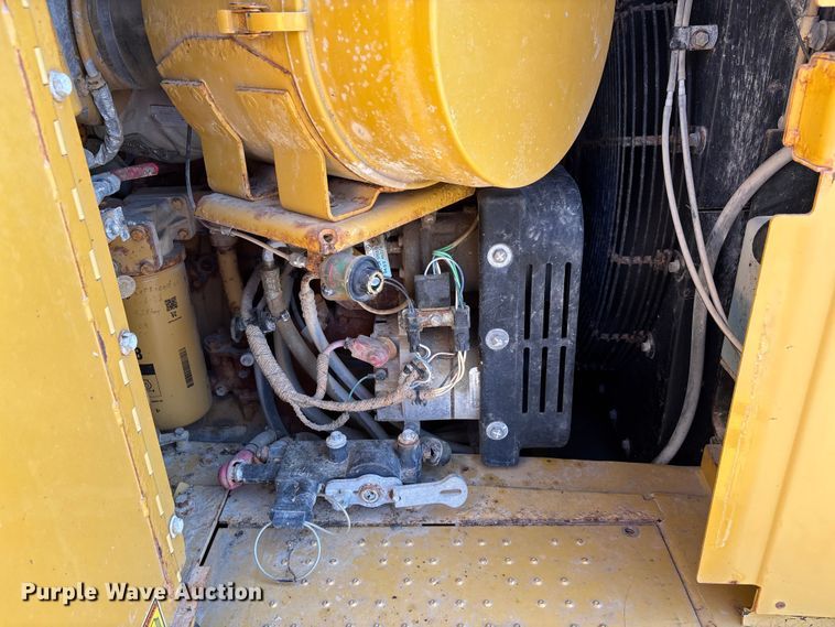 image for item DU1465 2009 Caterpillar 621G scraper