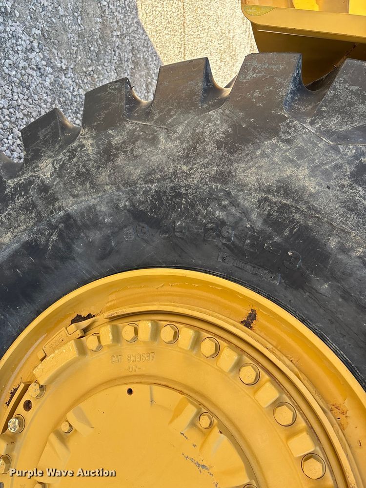 image for item DU1465 2009 Caterpillar 621G scraper