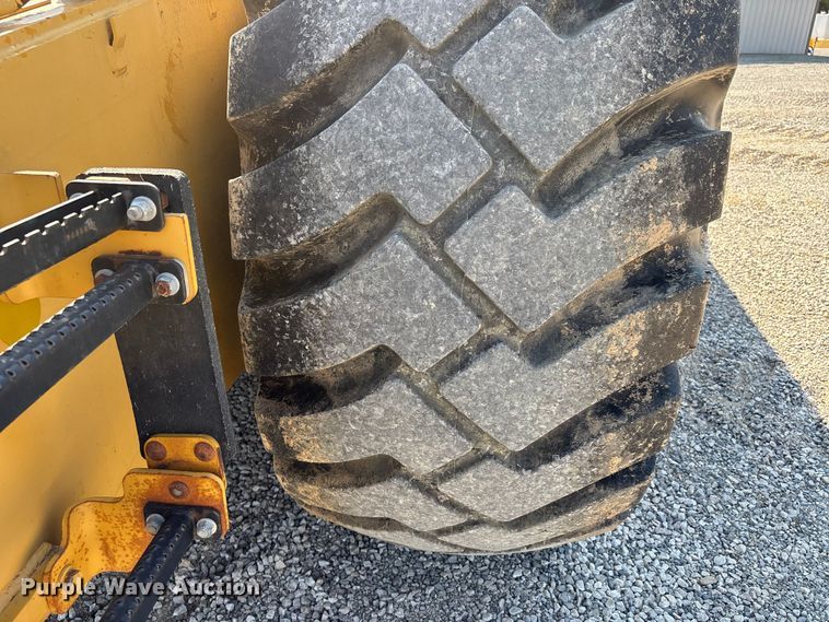 image for item DU1465 2009 Caterpillar 621G scraper