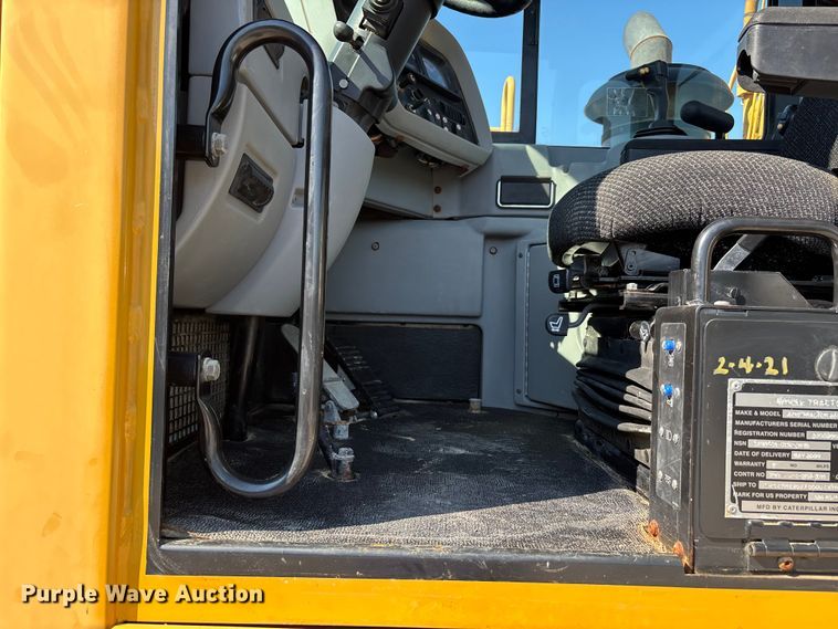 image for item DU1466 2009 Caterpillar 621G scraper