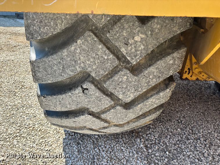 image for item DU1466 2009 Caterpillar 621G scraper