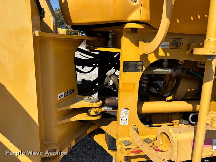 image for item DU1467 2003 John Deere 744J wheel loader