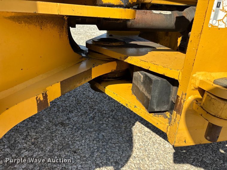 image for item DU1467 2003 John Deere 744J wheel loader