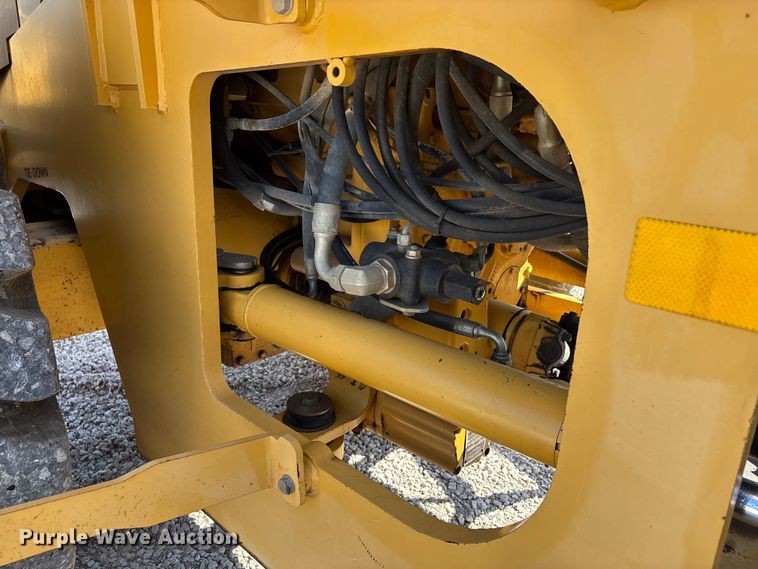 image for item DU1467 2003 John Deere 744J wheel loader