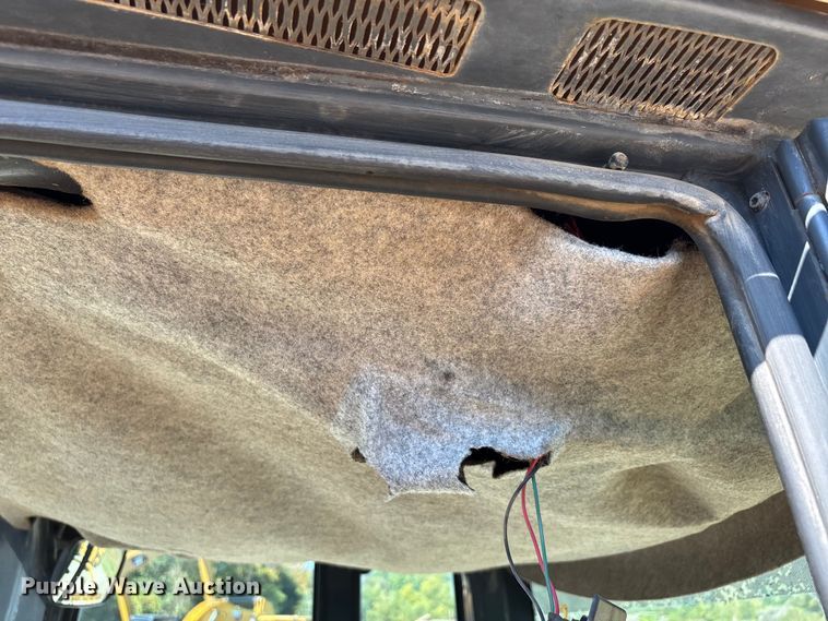 image for item DU1467 2003 John Deere 744J wheel loader