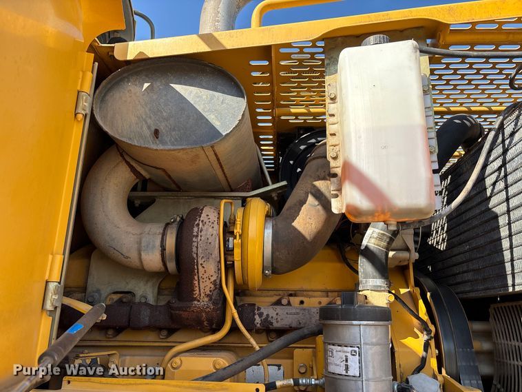 image for item DU1467 2003 John Deere 744J wheel loader