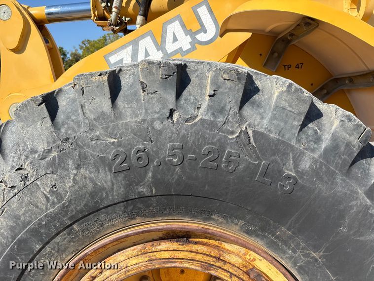 image for item DU1467 2003 John Deere 744J wheel loader