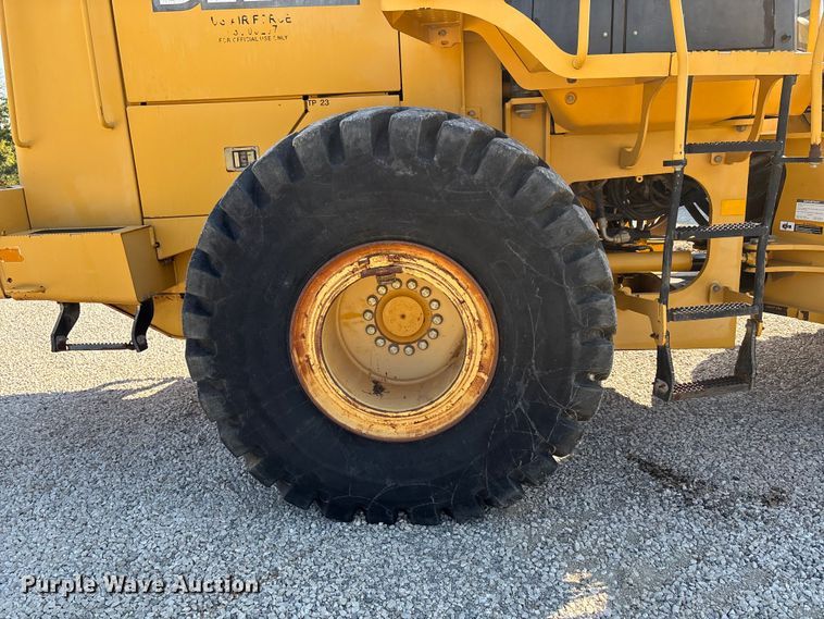 image for item DU1467 2003 John Deere 744J wheel loader