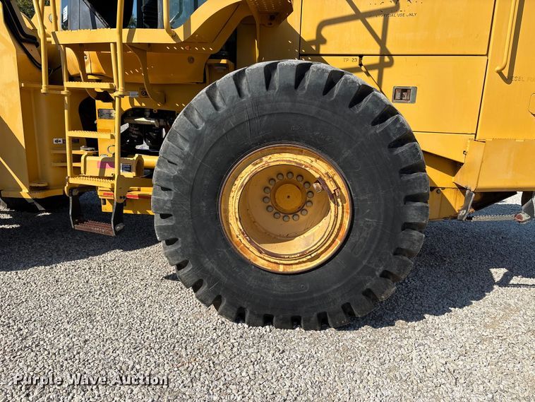 image for item DU1467 2003 John Deere 744J wheel loader