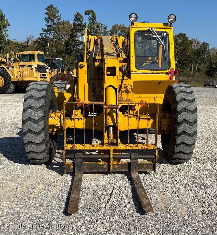 image for item DU1469 1994 Pettibone Corp 5528 telehandler