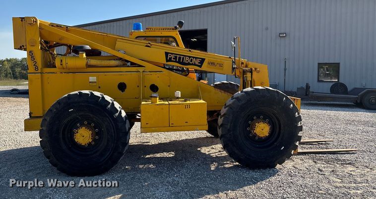 image for item DU1469 1994 Pettibone Corp 5528 telehandler