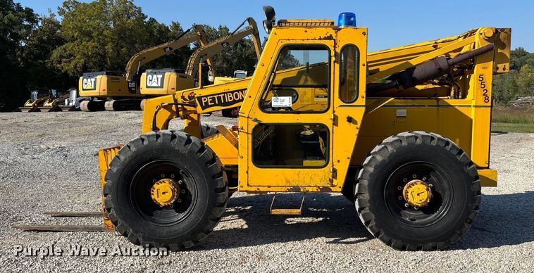 image for item DU1469 1994 Pettibone Corp 5528 telehandler
