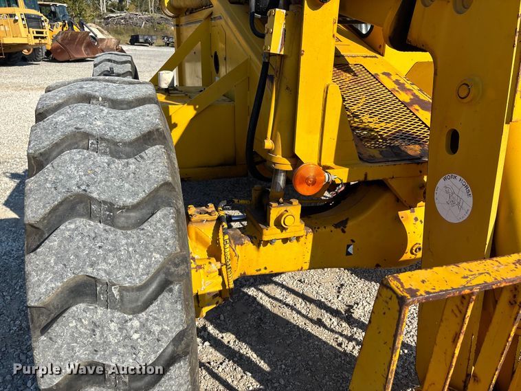 image for item DU1469 1994 Pettibone Corp 5528 telehandler