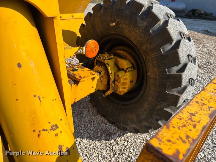 image for item DU1469 1994 Pettibone Corp 5528 telehandler