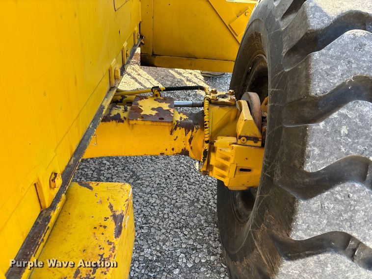 image for item DU1469 1994 Pettibone Corp 5528 telehandler