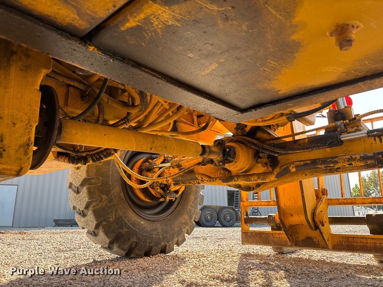 image for item DU1469 1994 Pettibone Corp 5528 telehandler