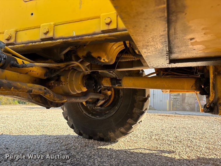 image for item DU1469 1994 Pettibone Corp 5528 telehandler