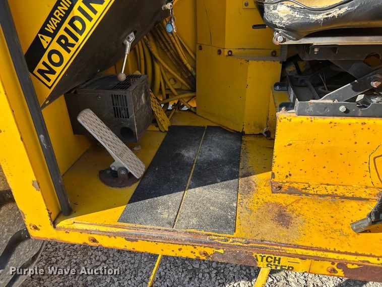 image for item DU1469 1994 Pettibone Corp 5528 telehandler