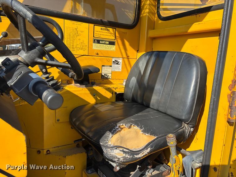 image for item DU1469 1994 Pettibone Corp 5528 telehandler