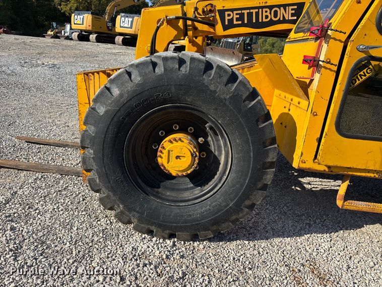 image for item DU1469 1994 Pettibone Corp 5528 telehandler