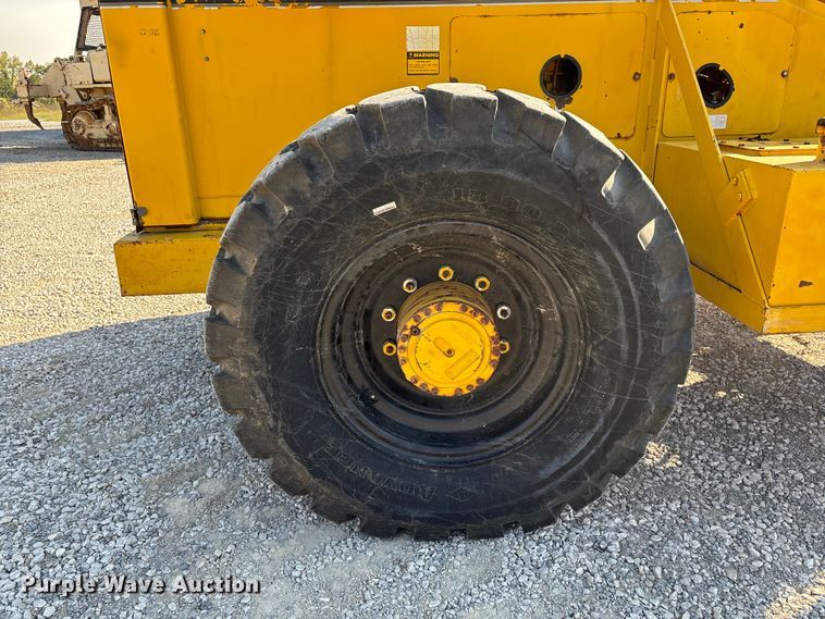 image for item DU1469 1994 Pettibone Corp 5528 telehandler