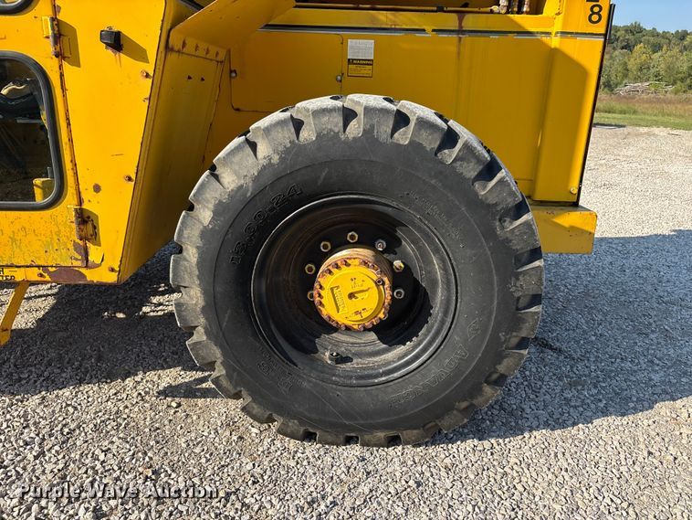 image for item DU1469 1994 Pettibone Corp 5528 telehandler