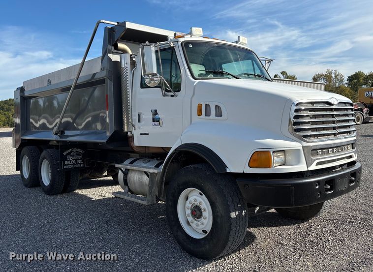 image for item DU1471 2005 Sterling L9500 dump truck