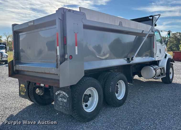 image for item DU1471 2005 Sterling L9500 dump truck