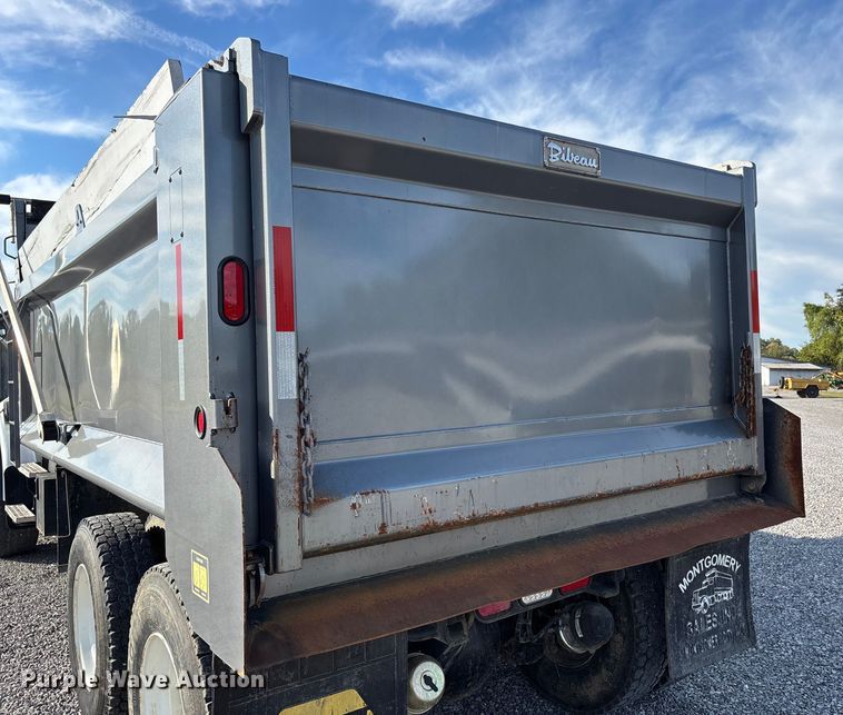 image for item DU1471 2005 Sterling L9500 dump truck