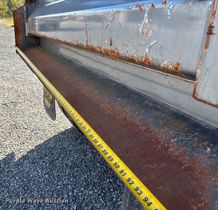 image for item DU1471 2005 Sterling L9500 dump truck