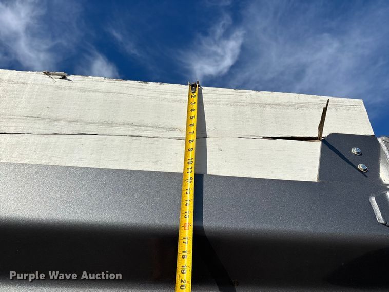 image for item DU1471 2005 Sterling L9500 dump truck