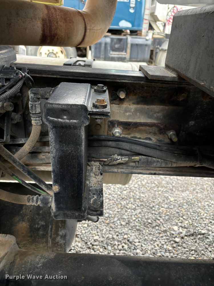 image for item DU1471 2005 Sterling L9500 dump truck