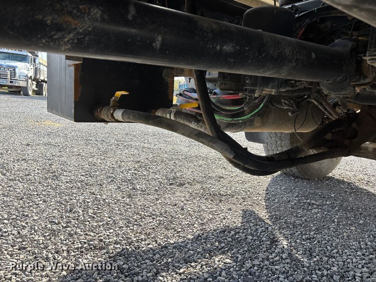 image for item DU1471 2005 Sterling L9500 dump truck