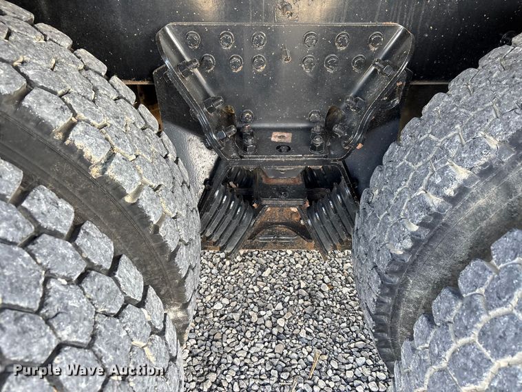 image for item DU1471 2005 Sterling L9500 dump truck